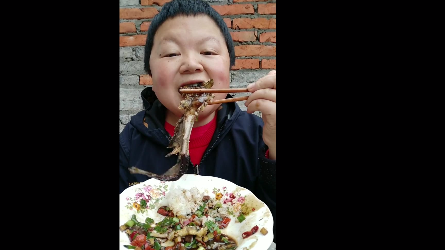 (下饭必备)猴爷终于摘帽了,这发量堪忧啊
